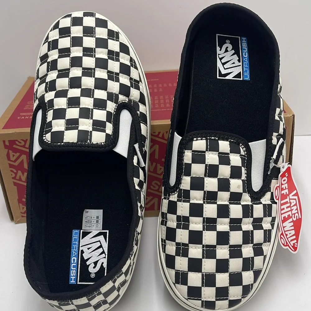 Vans WMNS Slip-Er 2 (Checkerboard)BIk/Clsc White 
VN0A4UWOIB8 Sneakers - Picture 12 of 16